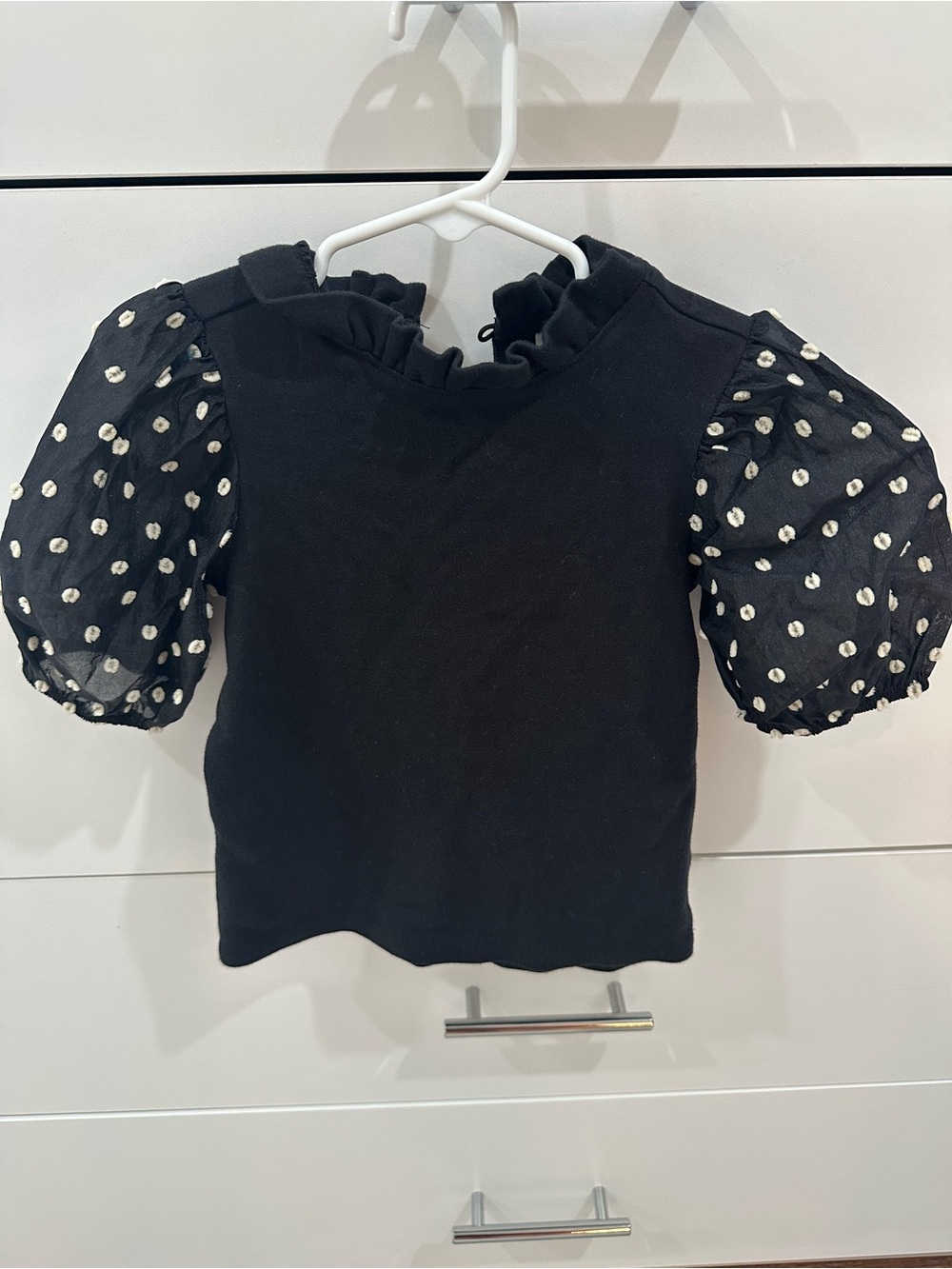 Janie and Jack Black Girls' Puff Sleeve Polka Dot Top - Ruffled Neck Size 5